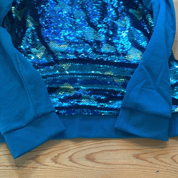 Cat and Jack blue sequin flippy sweatshirt EUC - Picture 3 of 4